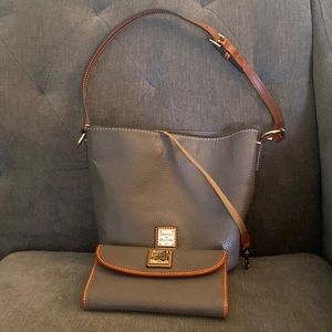 Dooney and bourke leather pebble bag with matching wallet
